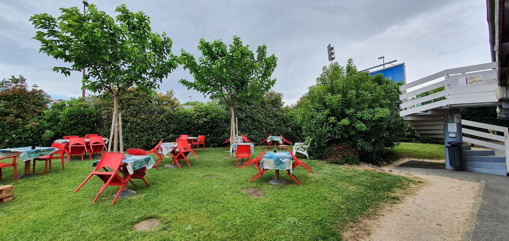 Hotel Kyriad Cap Sud Avignon Exterior photo