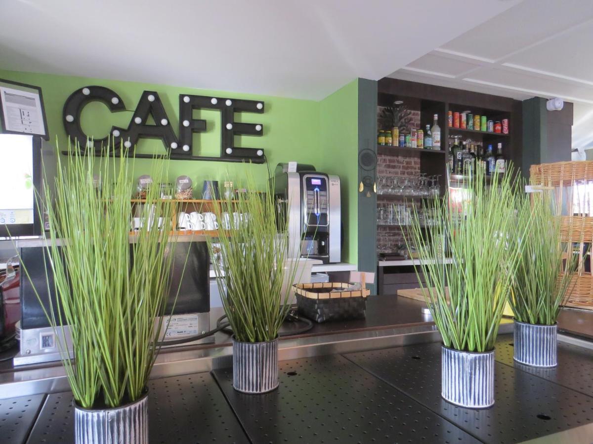 Hotel Kyriad Cap Sud Avignon Exterior photo