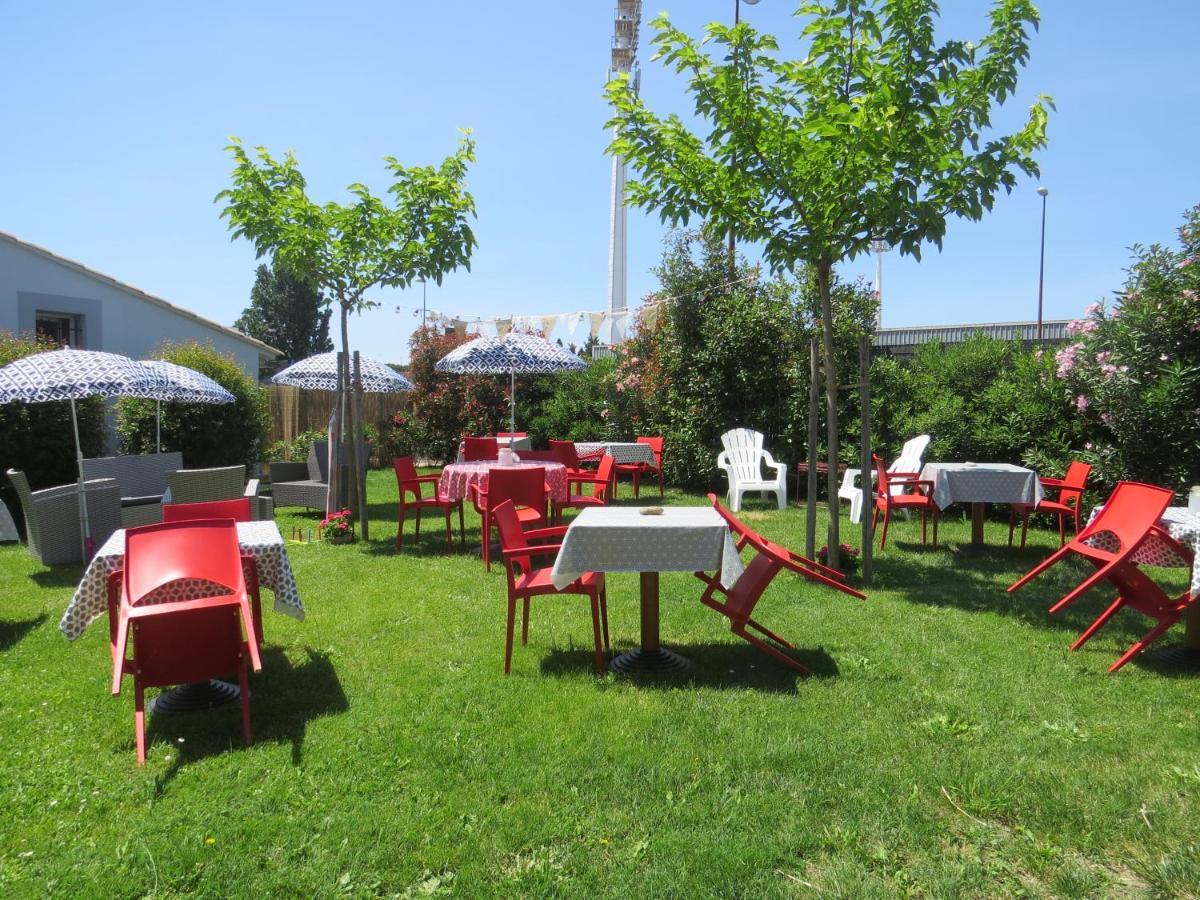 Hotel Kyriad Cap Sud Avignon Exterior photo